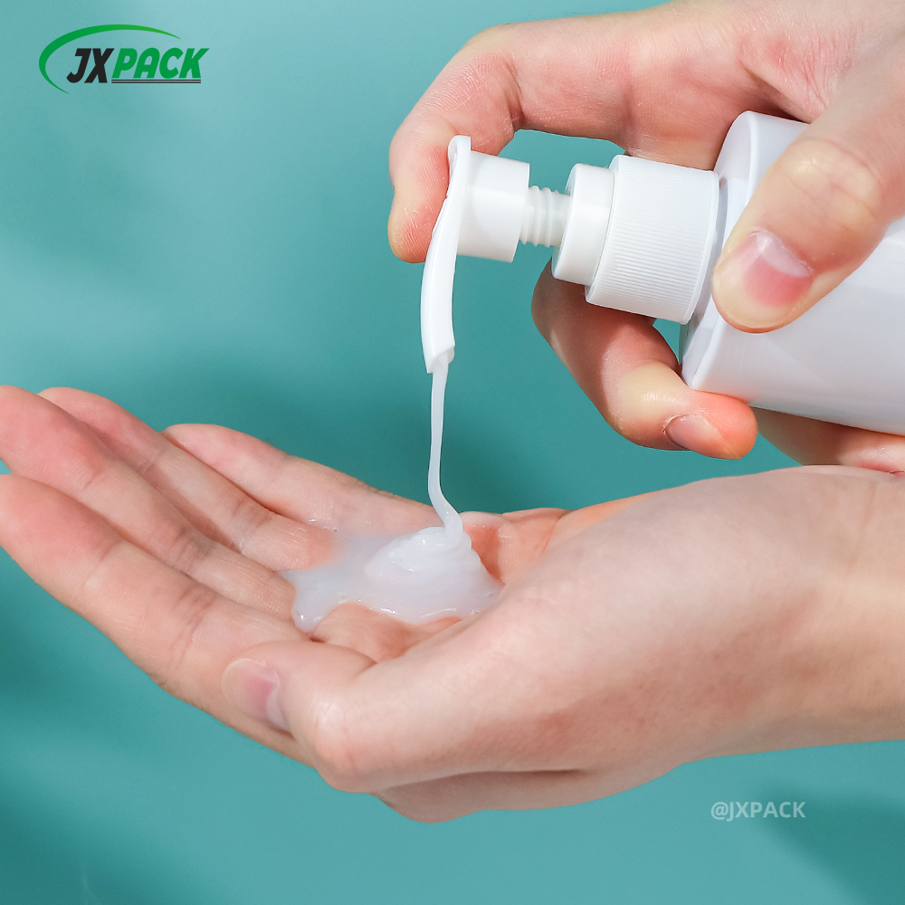 Экологически чистая цилиндрическая бутылка лосьона для тела объемом 400 мл с насосом