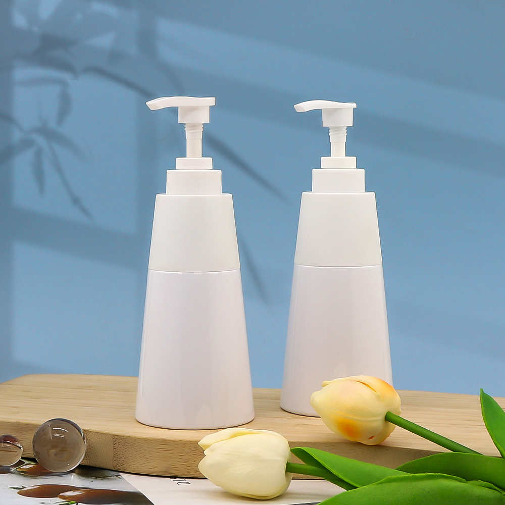 Экологичная коническая пластиковая бутылка для очищающего средства для лица